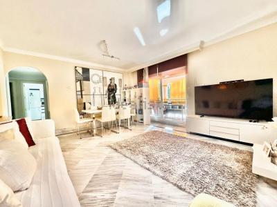 Huoneisto myytävänä La Dama de Noche-La Alzambra - 428-05548D Huoneisto myytävänä La Dama de Noche-La Alzambra - 428-05548D
