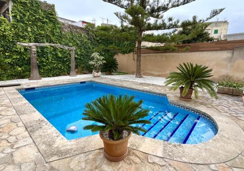 Villa to rent in Manacor Centro - R24393 Villa to rent in Manacor Centro - R24393