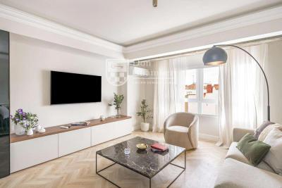 Apartment for sale in Salamanca, Madrid - DCH-542586