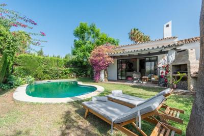 Villa for sale in Nueva Atalaya, Estepona - 361-08767P