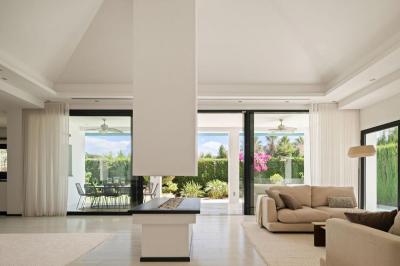 Villa for sale in Nueva Atalaya - 361-13950P