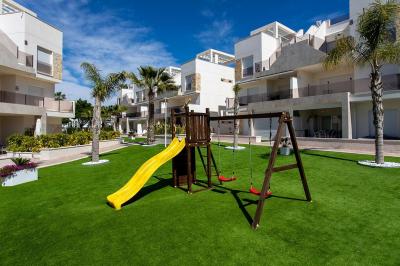 Flat for sale in Urbanizaciones - RE-80519