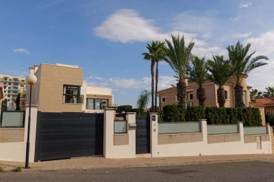 Villa myytävänä La Veleta, Torrevieja - NB-42244 Villa myytävänä La Veleta, Torrevieja - NB-42244