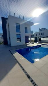 Villa myytävänä Los Balcones - Los Altos del Edén - RE-86373 Villa myytävänä Los Balcones - Los Altos del Edén - RE-86373