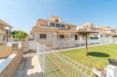 Villa for sale in Playa Flamenca, Orihuela - RE-47747 Villa for sale in Playa Flamenca, Orihuela - RE-47747