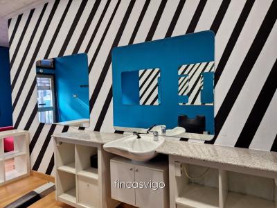 Locale in vendita a Vigo - L000388