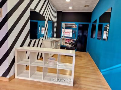 Locale in vendita a Vigo - L000388
