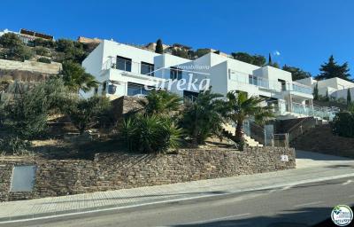Chalet for sale in Port Esportiu - Puig Rom - Canyelles - 2739