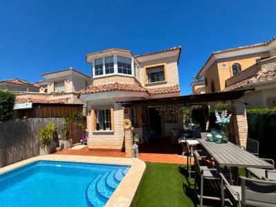 Villa for sale in Urbanizaciones - 788980
