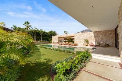 Villa en venta en Lomas de Marbella Club-Puente Romano - SV2233 Villa en venta en Lomas de Marbella Club-Puente Romano - SV2233