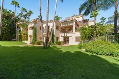 Villa en venta en Lomas de Marbella Club-Puente Romano, Marbella - SV2410 Villa en venta en Lomas de Marbella Club-Puente Romano, Marbella - SV2410