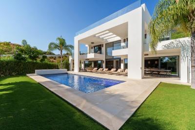 Villa for sale in Los Naranjos - SV2384
