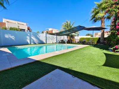 Chalet en venta en Torreta, Torrevieja - C1-027 Chalet en venta en Torreta, Torrevieja - C1-027