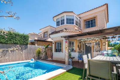 House for sale in Urbanizaciones - GL-15067