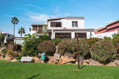 Villa for sale in Centro, Estepona - EC-BD2494