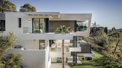 Villa for sale in Montemayor-Marbella Club - EC-BD2481