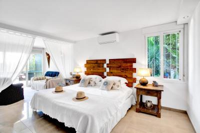 Villa to rent in Marbesa, Marbella - EC-RE1068L Villa to rent in Marbesa, Marbella - EC-RE1068L
