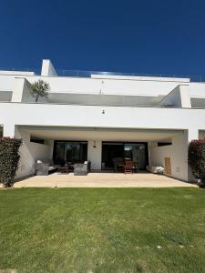 Апартаменты в аренду в Los Naranjos - EC-RE1251L Апартаменты в аренду в Los Naranjos - EC-RE1251L