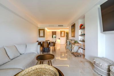 Apartment for sale in Puerto Banús - EC-RR2645-AA