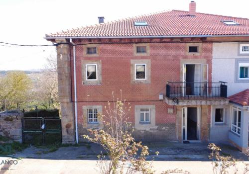 Дом на продажу в Кампоо-де-Энмедио - 250325A Дом на продажу в Кампоо-де-Энмедио - 250325A