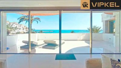 Piso en venta en Puerto Banús - SR-0256 Piso en venta en Puerto Banús - SR-0256