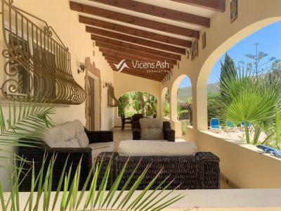 Villa for sale in Partida Comunes-Adsubia - 1017