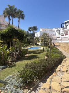 出售酒店式公寓Riviera Del Sol - R5318206