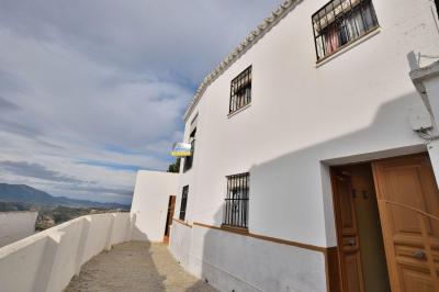 House for sale in Olvera - 1988