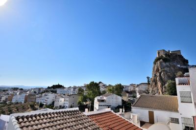 House for sale in Olvera - 2077