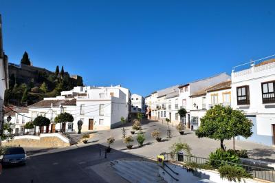 House for sale in Olvera - 2077
