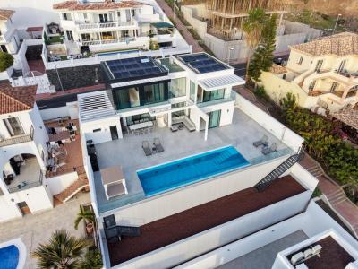 Villa for sale in Torviscas Centro y Alto, Adeje - LUX0011G