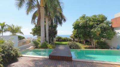 Villa for sale in Playa de Fañabé Alto, Adeje - LUX0033
