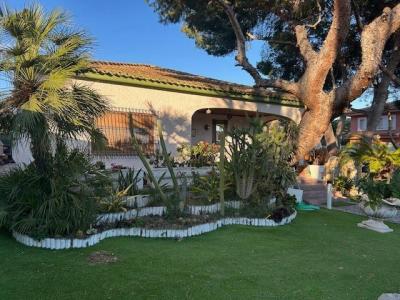Villa for sale in Campoamor - CLDU-35816