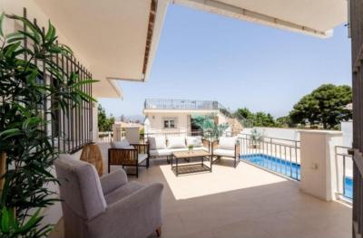 Villa for sale in Alhaurín de la Torre - 1057