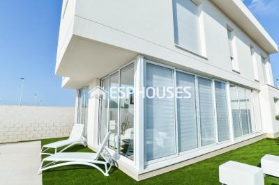 Haus zum verkauf in Monte y Mar-Mediterraneo-Novamar - GRAN0016 Haus zum verkauf in Monte y Mar-Mediterraneo-Novamar - GRAN0016