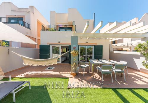Cala Vedella - Cala Tarida - Cala Conta الشاليه للبيع - CVE074 Cala Vedella - Cala Tarida - Cala Conta الشاليه للبيع - CVE074