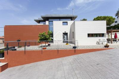 House for sale in Mas d'En Serra-Els Cards - SIT7371