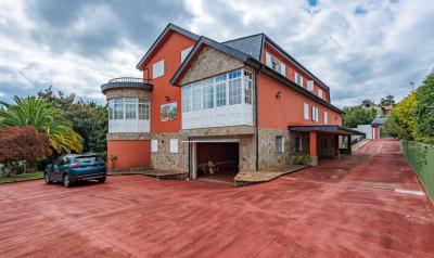 Chalet for sale in Santiago de Compostela - 1620