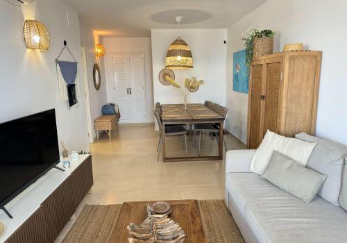 Holiday rental apartment in Zona Puerto Deportivo, Fuengirola - RO41B Holiday rental apartment in Zona Puerto Deportivo, Fuengirola - RO41B