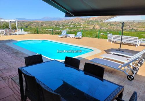 Villa à louer à Álora - LTR0023
