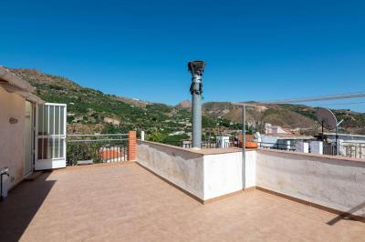 House for sale in Los Guajares - 5431