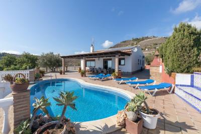 Villa for sale in Almuñecar Centro, Almuñécar - 5047