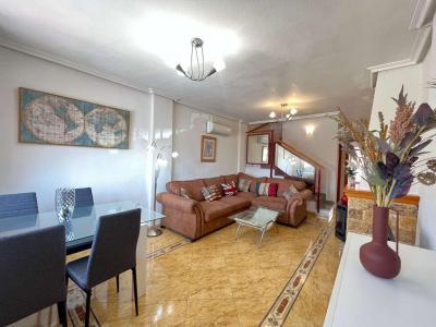 Дуплекс на продажу в Los Almendros-La Florida - B-3552 Дуплекс на продажу в Los Almendros-La Florida - B-3552