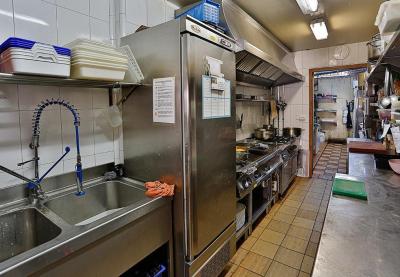 Hotel in vendita a Castromonte - 07739