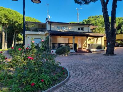 Chalet for sale in Laguna de Duero - 08197