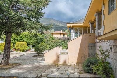 Chalet for sale in San Lorenzo de El Escorial - Pro1759
