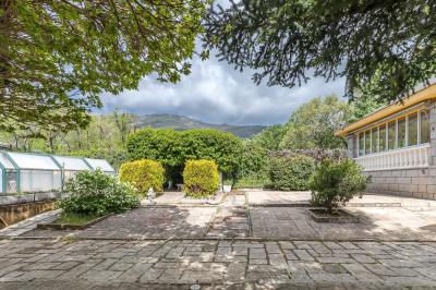 Chalet for sale in San Lorenzo de El Escorial - Pro1759