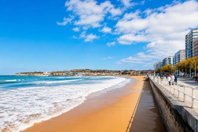 Flat for sale in Gijón - 2201241