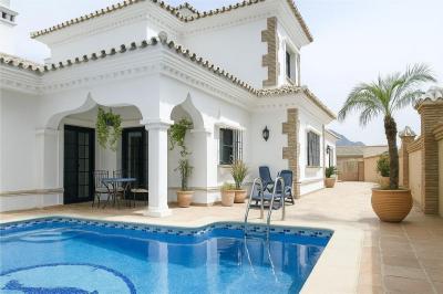 Villa for sale in Mijas Costa - R3367234