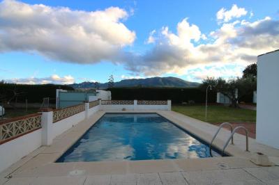 Villa for sale in Alhaurín el Grande - R5297281